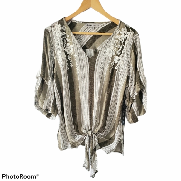 Absolutely Famous Green Striped Top Size Large - Picture 1 of 6
